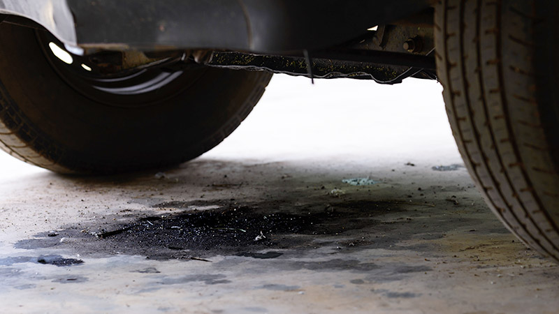 Know Why Your Car Engine Oil Leak When It Is Parked For A While